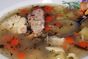 Суп с головой красной рыбы